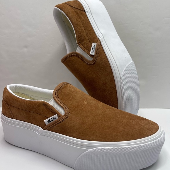 Vans Classic Slip-On Stackform
Nubuck Chipmunk
VN000CN1GWT Platform Sneakers - Picture 11 of 16